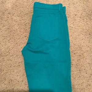 Greyson 5 Pocket Trouser. Size 30/32. Color green.